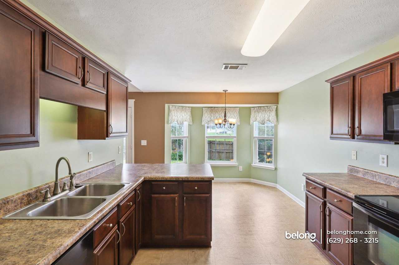 404 Birdstone Dr - Photo 5 of 17
