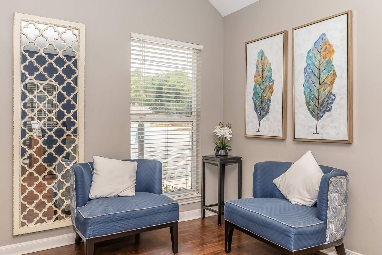 Diamond Loch Apartment Homes - Photo 3 of 52