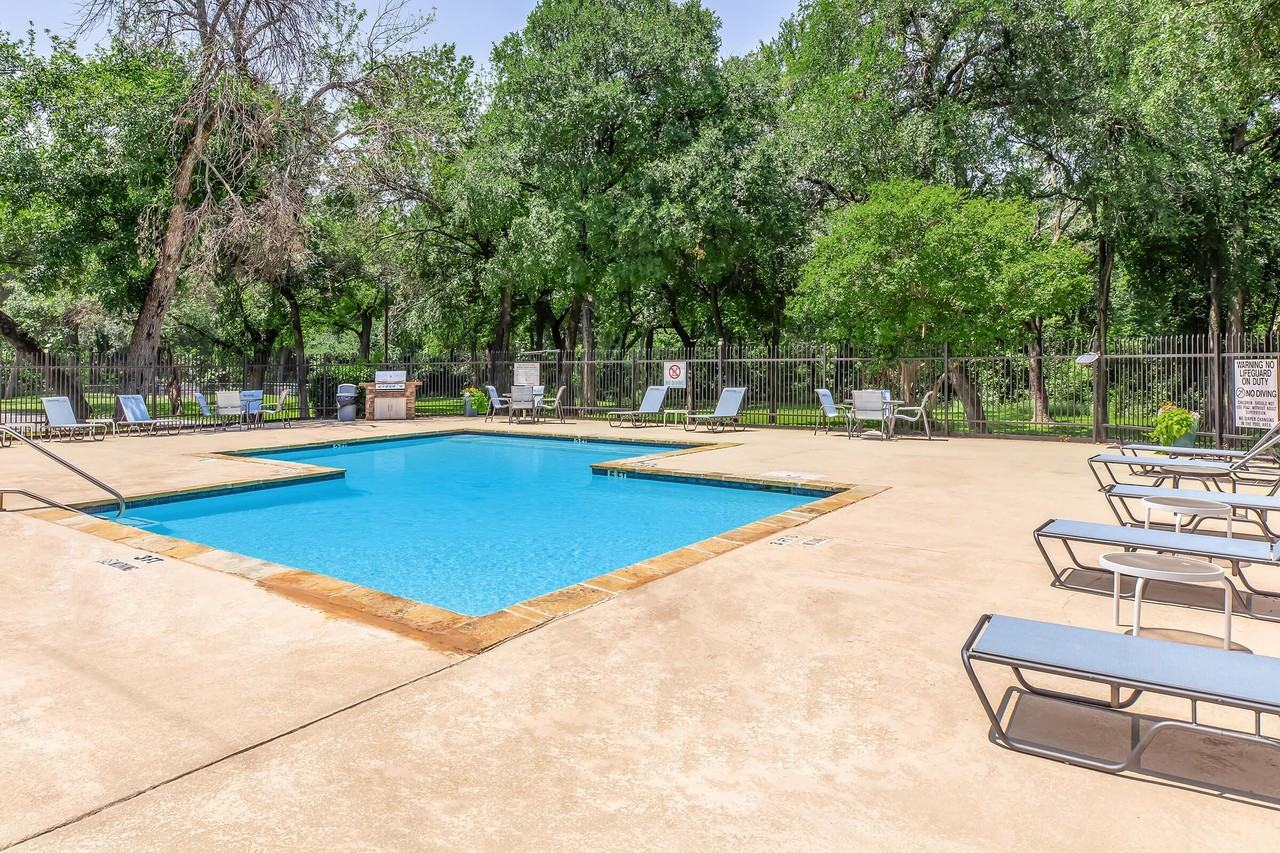 Diamond Loch Apartment Homes - Photo 7 of 52