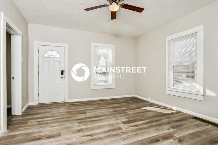 512 N Adams St - Photo 2 of 18