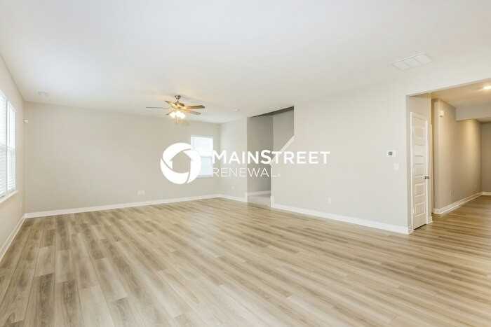 9198 Larson Dr - Photo 3 of 17