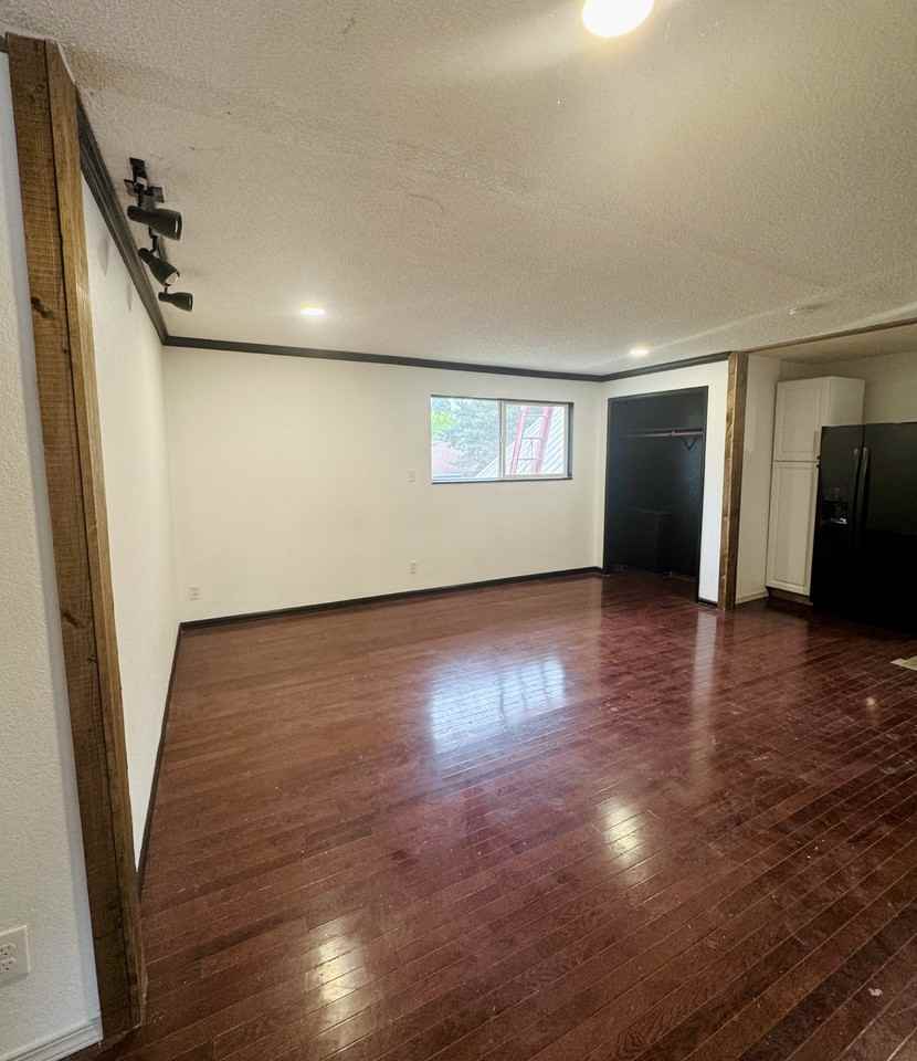 905 L St #NA - Photo 5 of 18