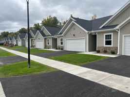 featured image of 2116 Community Ln #4D