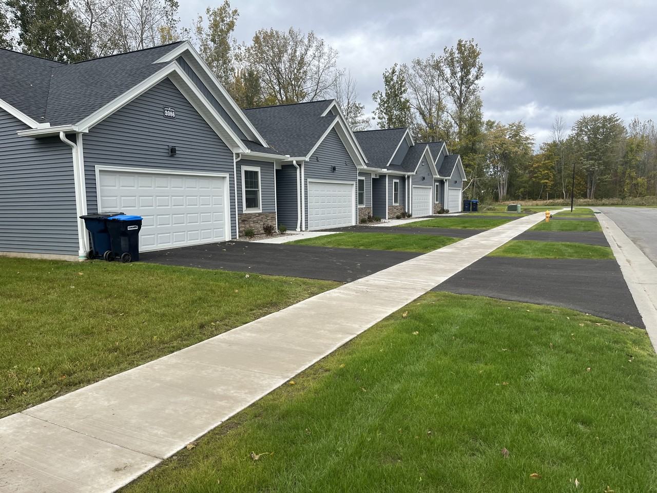 2116 Community Ln #4D - Photo 2 of 10