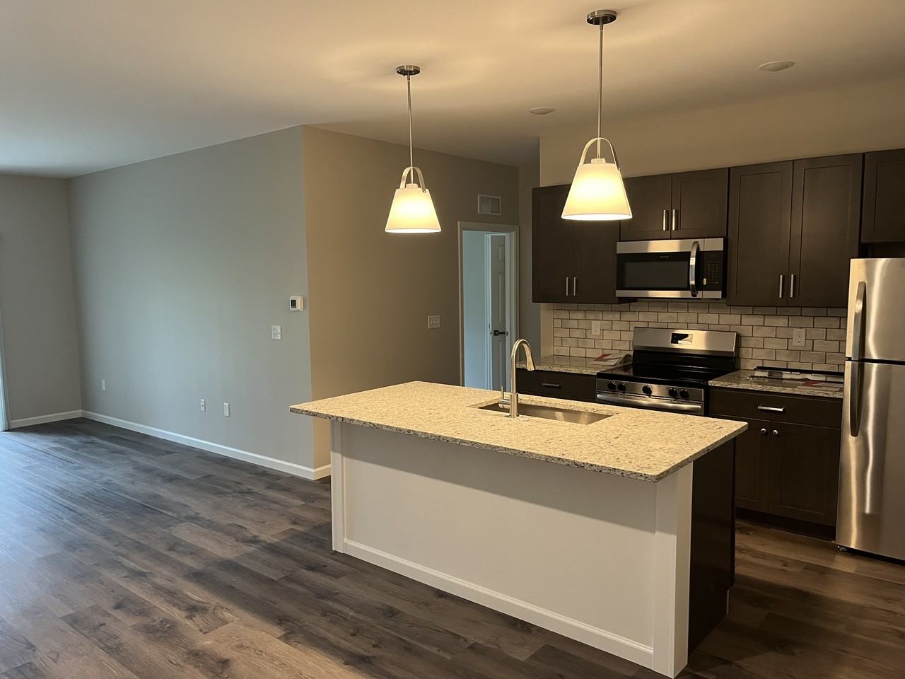 2116 Community Ln #4D - Photo 4 of 10