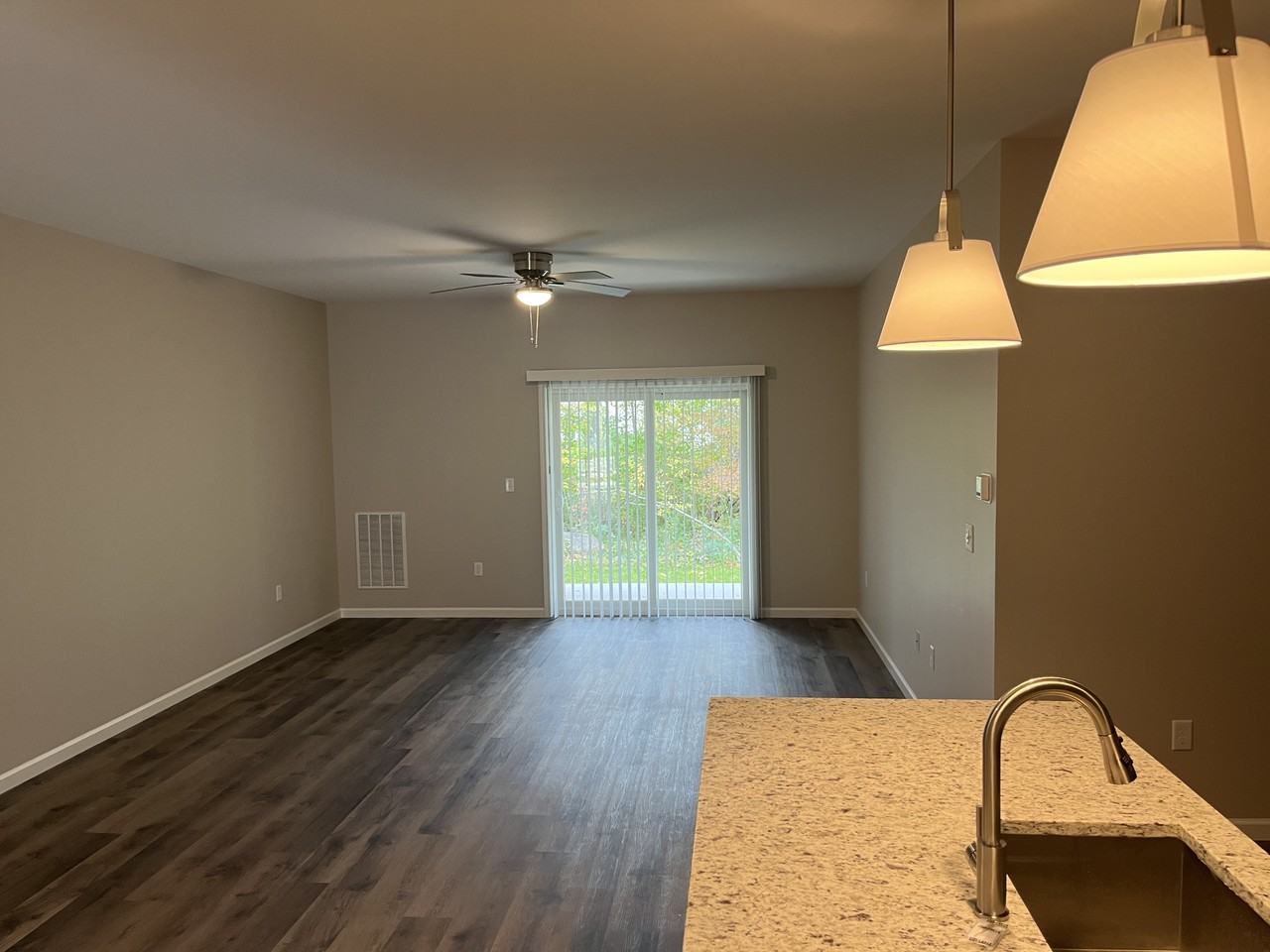 2116 Community Ln #4D - Photo 6 of 10