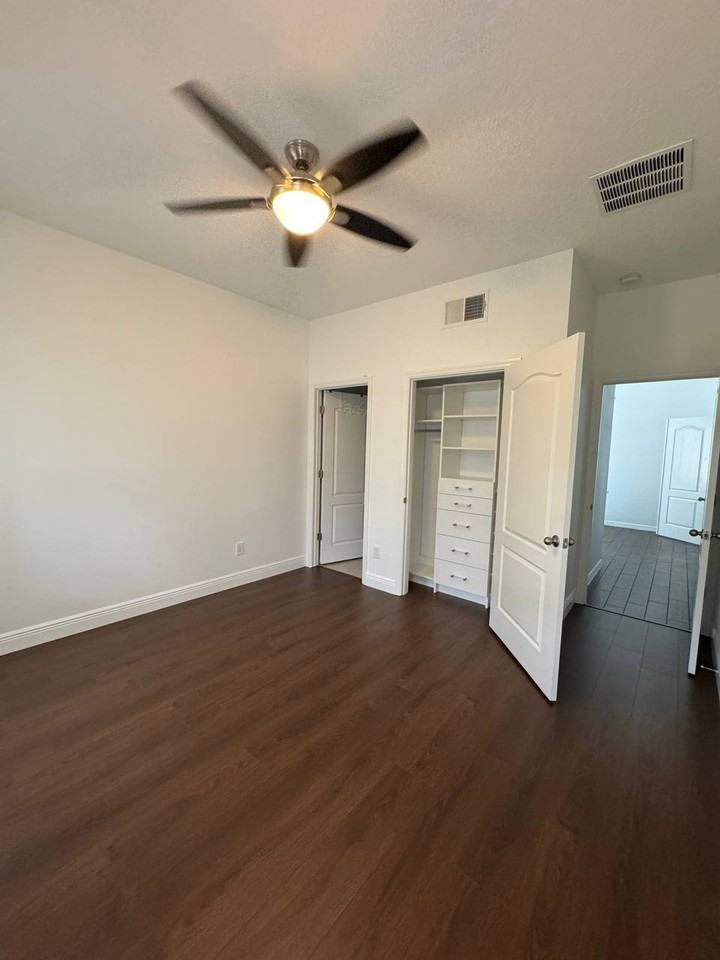 Flat Lemon Dr #21 - Photo 2 of 13