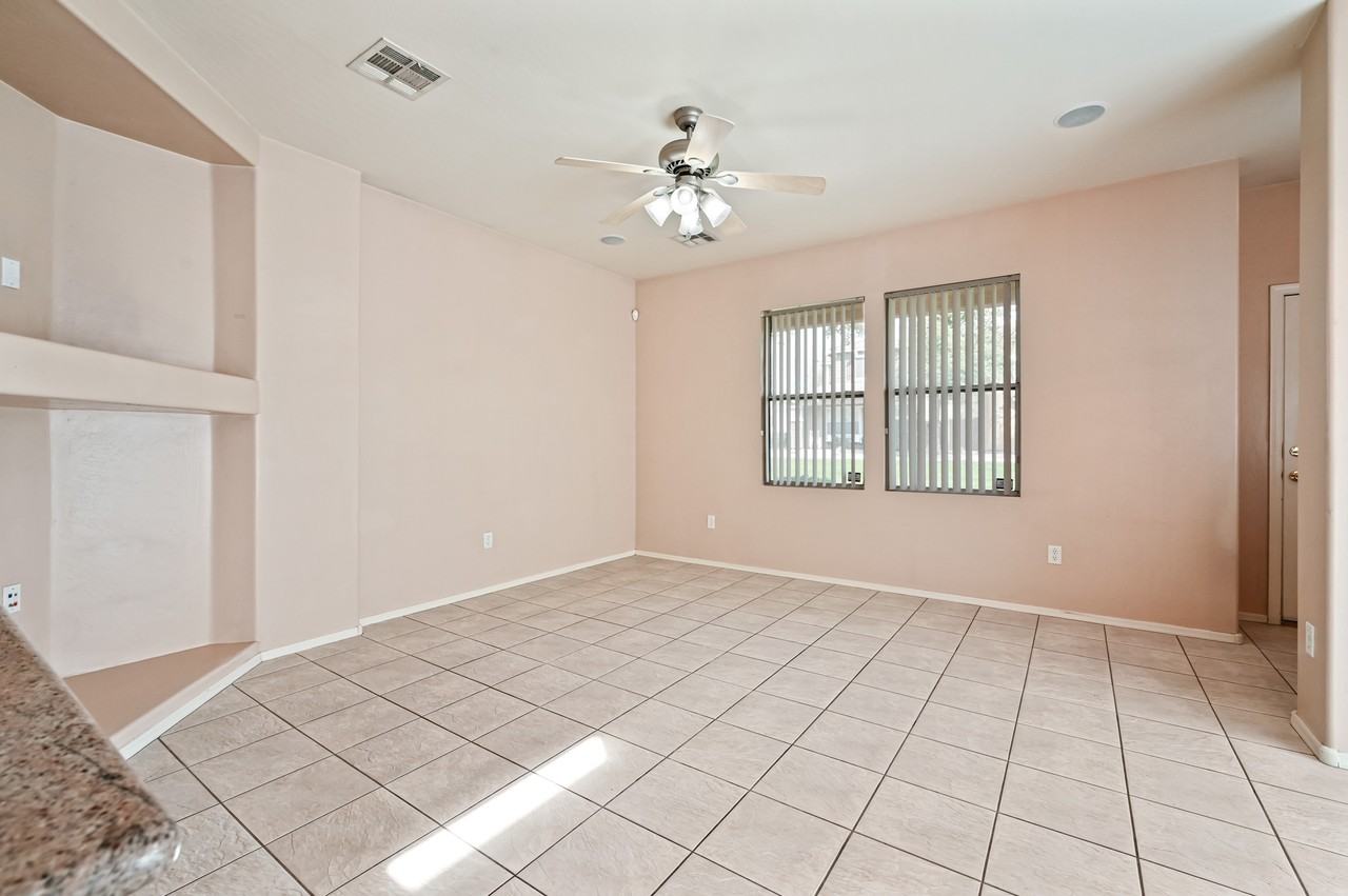 1559 South Larkspur Lane - Photo 4 of 25