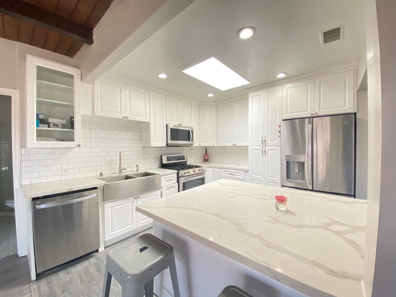 11145 Crestbrook St #2 - Photo 3 of 5