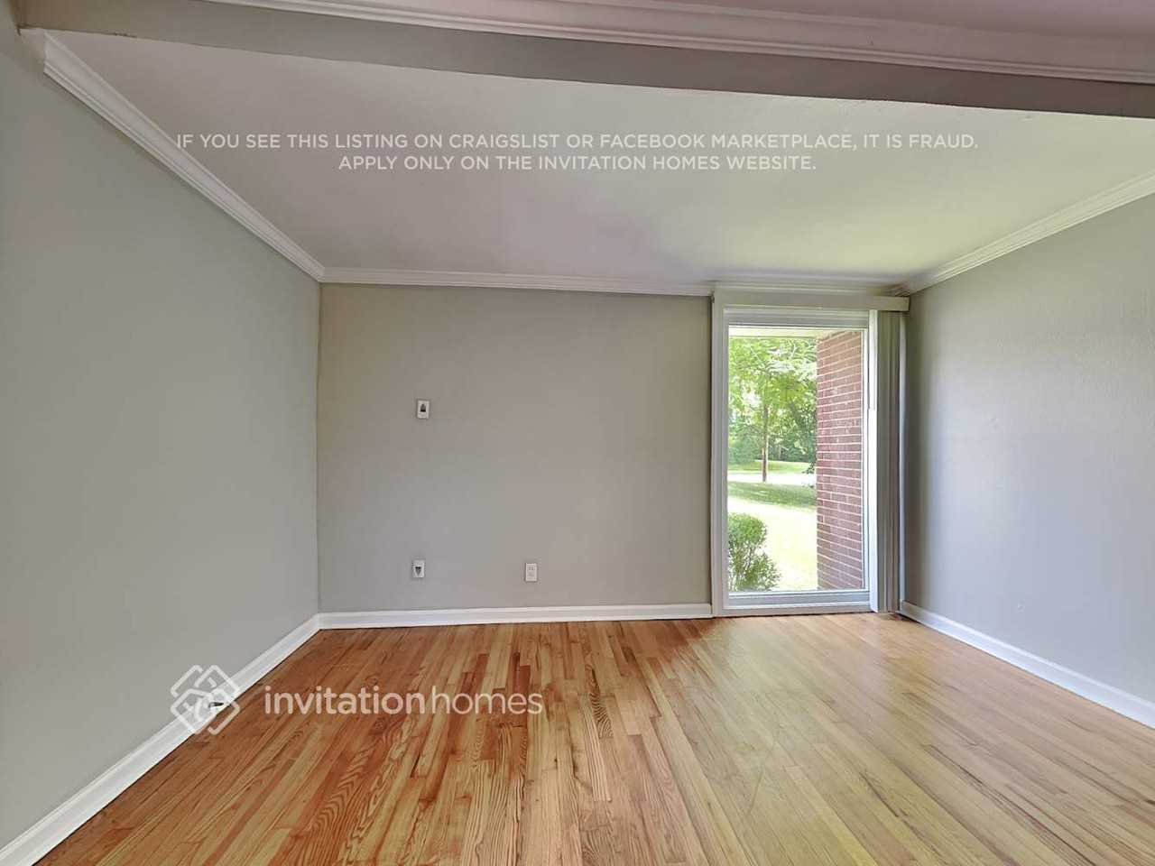 4721 Murrayhill Rd - Photo 3 of 15