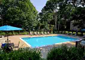 featured image of 701 College Ln