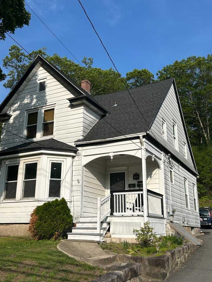 578 Church St - Photo 2 of 6