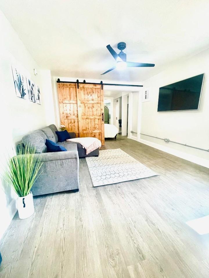 1051 7th Avenue North - Photo 3 of 10