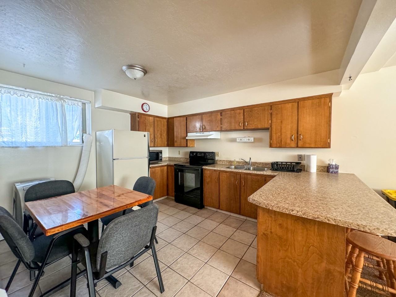 568 Canyon Rd - Photo 3 of 6