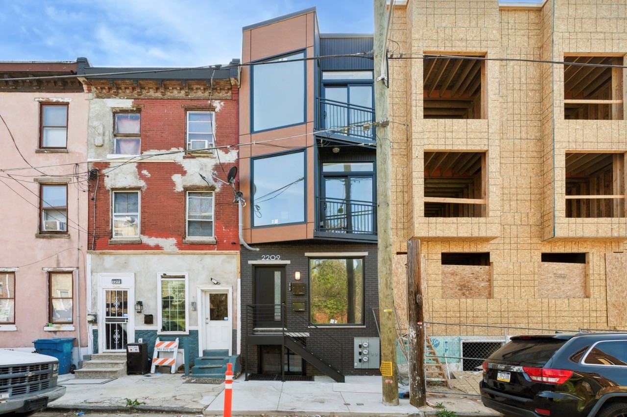 2209 N Franklin St - Photo 2 of 2