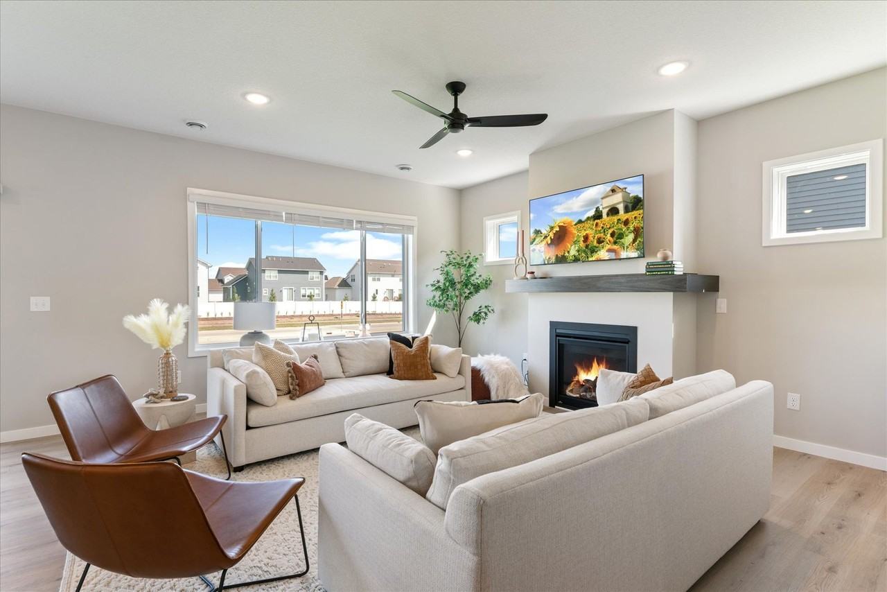 Acclaim of Woodbury – Modern Living, Thoughtfully Designed - Photo 3 of 50