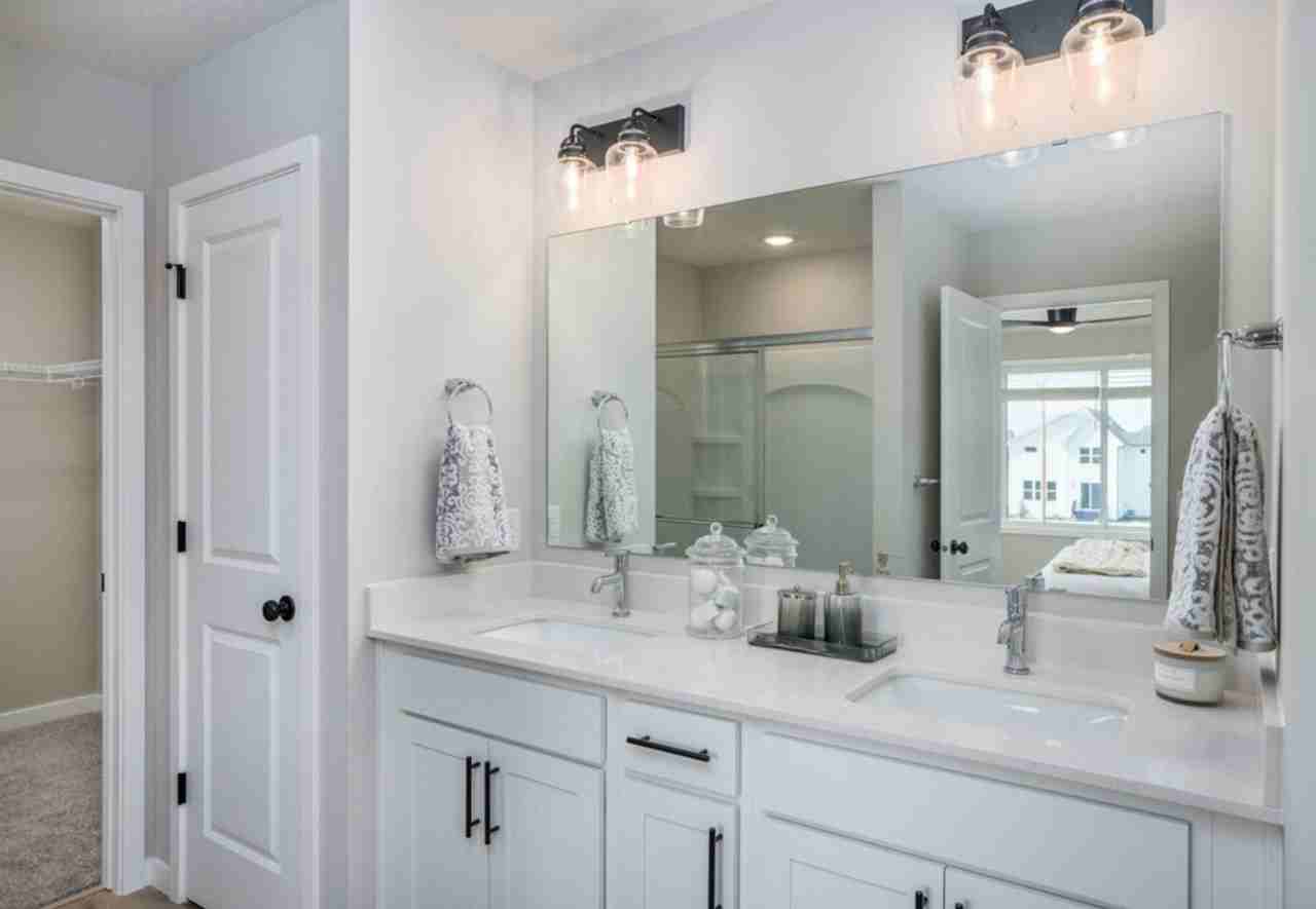 Acclaim of Woodbury – Modern Living, Thoughtfully Designed - Photo 5 of 50