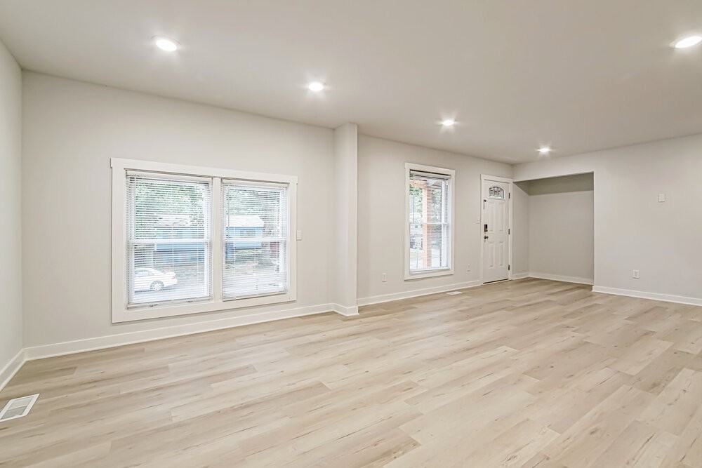 3213 Burntwood Cir - Photo 3 of 16