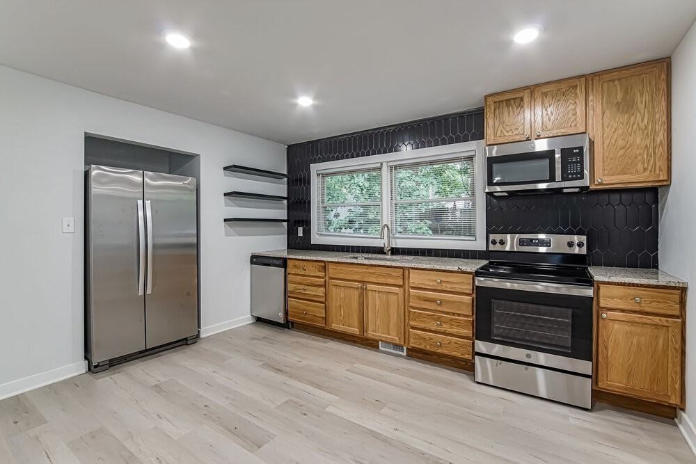 3213 Burntwood Cir - Photo 6 of 16
