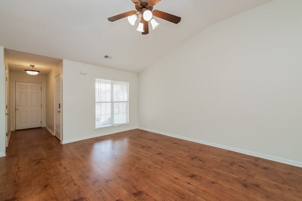 1614 Central Trails Dr - Photo 5 of 16