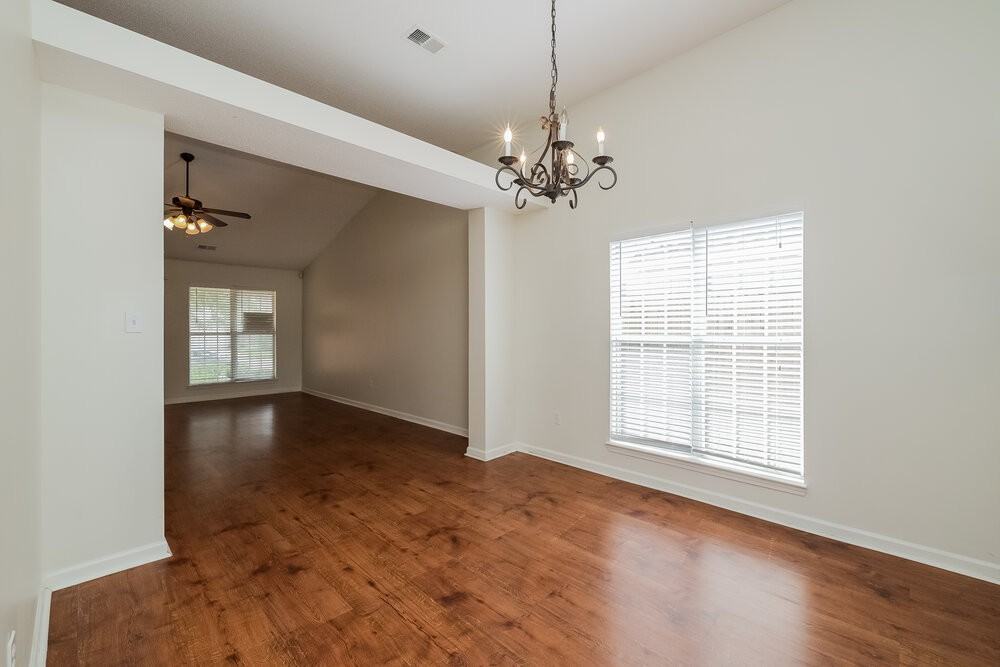 1614 Central Trails Dr - Photo 6 of 16