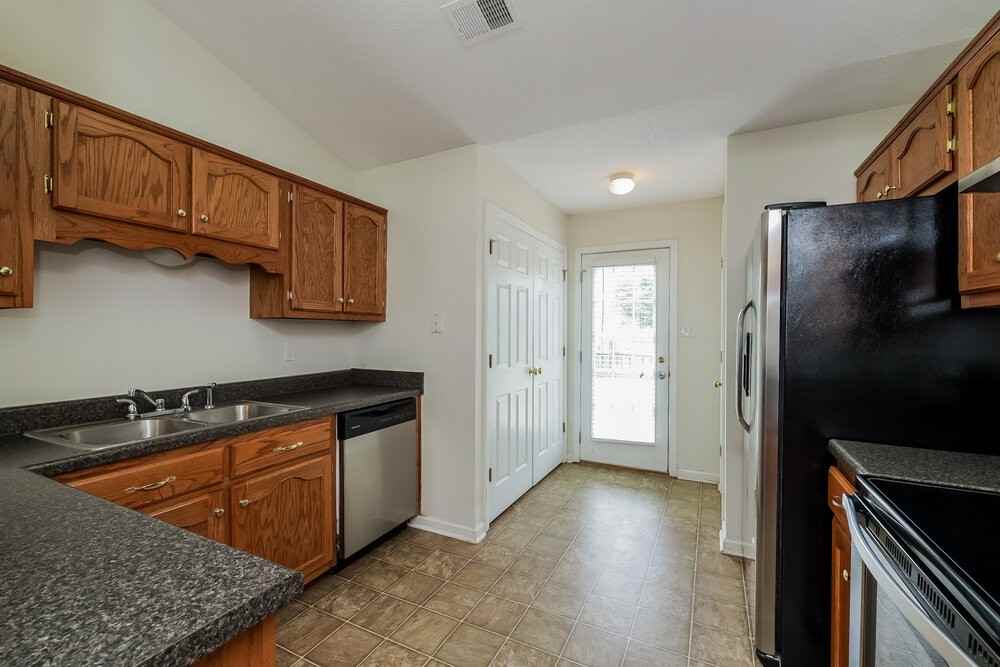 1614 Central Trails Dr - Photo 7 of 16