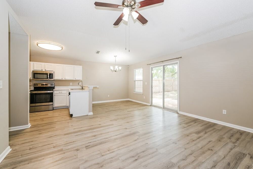 711 Calico Jack Way - Photo 3 of 16