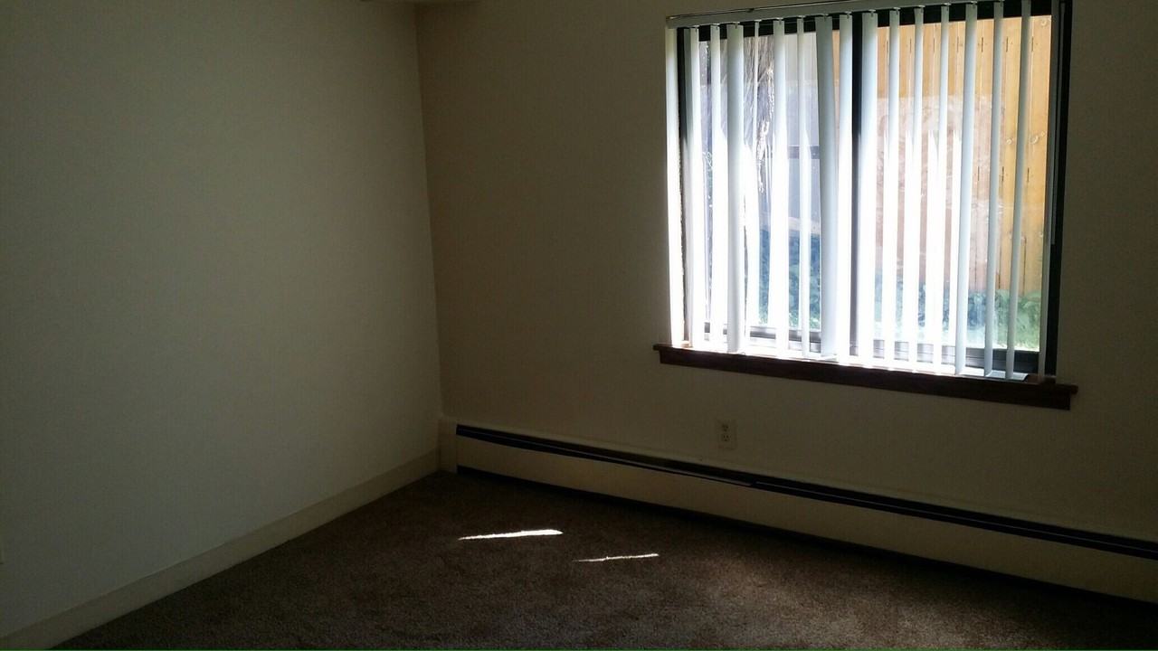 1709 Ferry - Photo 4 of 5