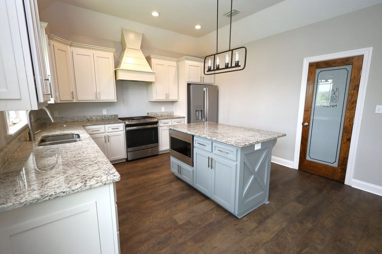 121 Floyd Mcneal Dr - Photo 4 of 19