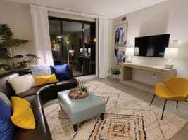 featured image of 303 Effingham St