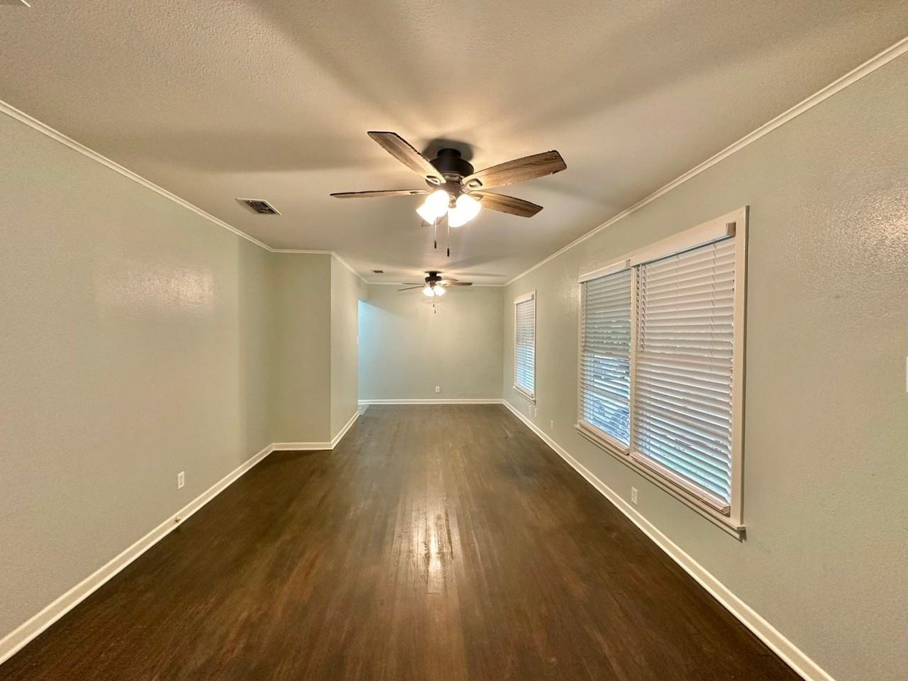 1121 Elizabeth Dr - Photo 2 of 20