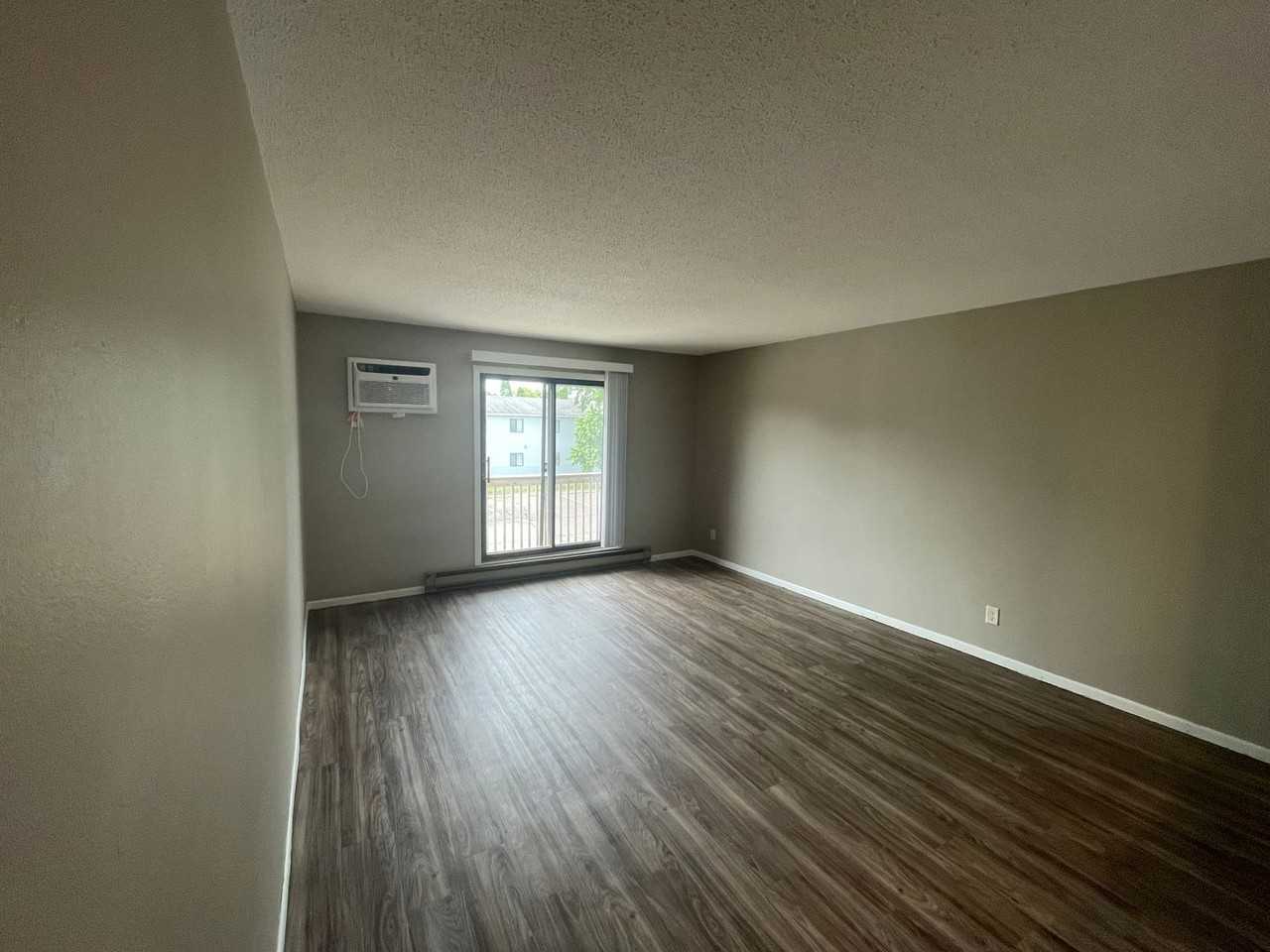 Glen Park 02 - Photo 5 of 39