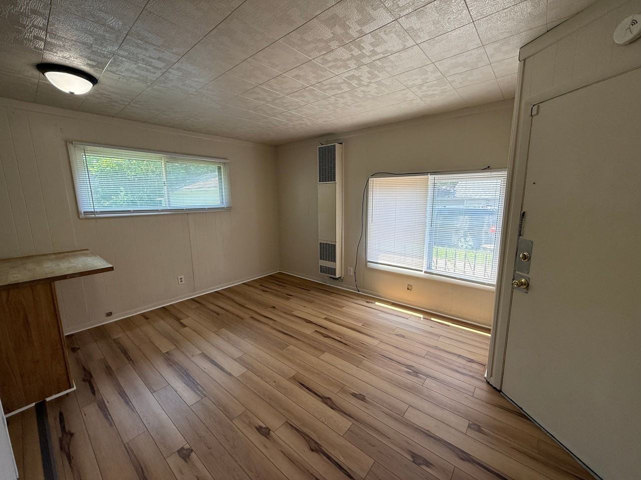529 Steward Ave - Photo 3 of 9