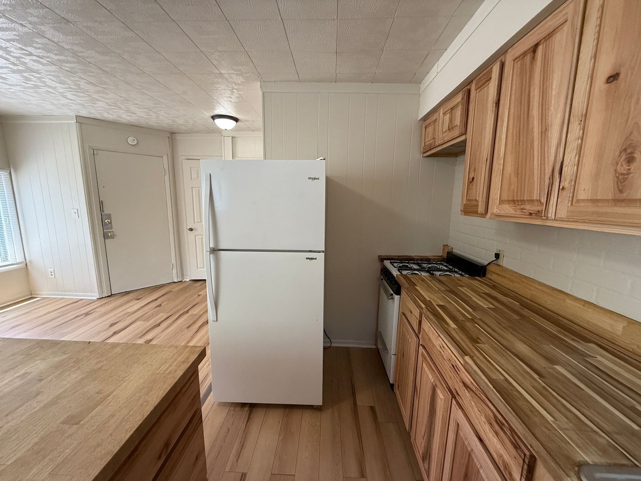 529 Steward Ave - Photo 6 of 9