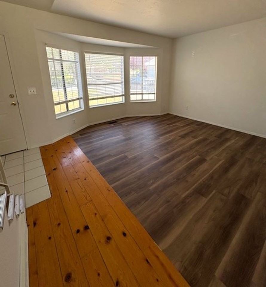 6021 S Milstead Ln - Photo 3 of 27