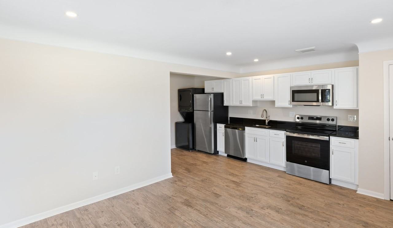 Kenwood Apartments - Photo 3 of 50