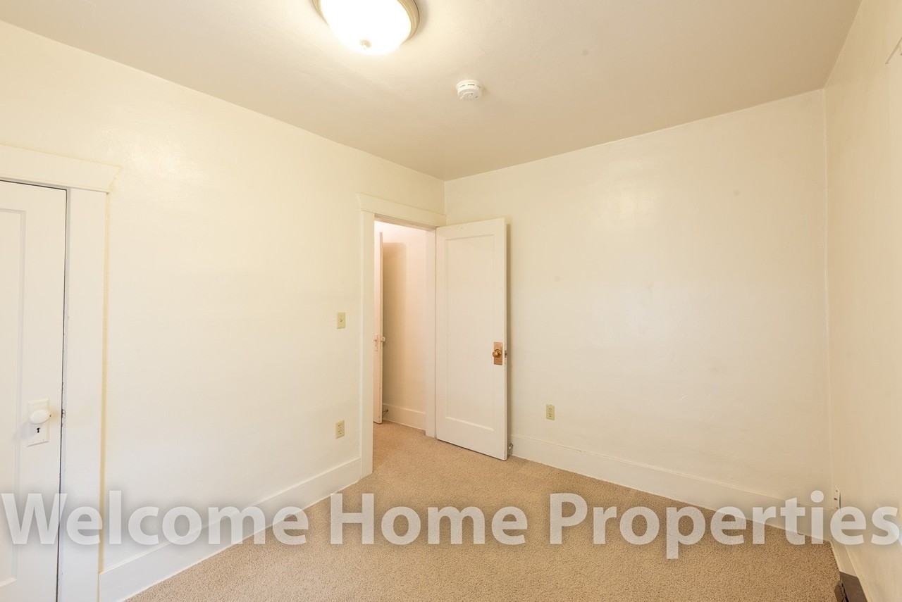 128 Se 2nd St - Photo 4 of 15