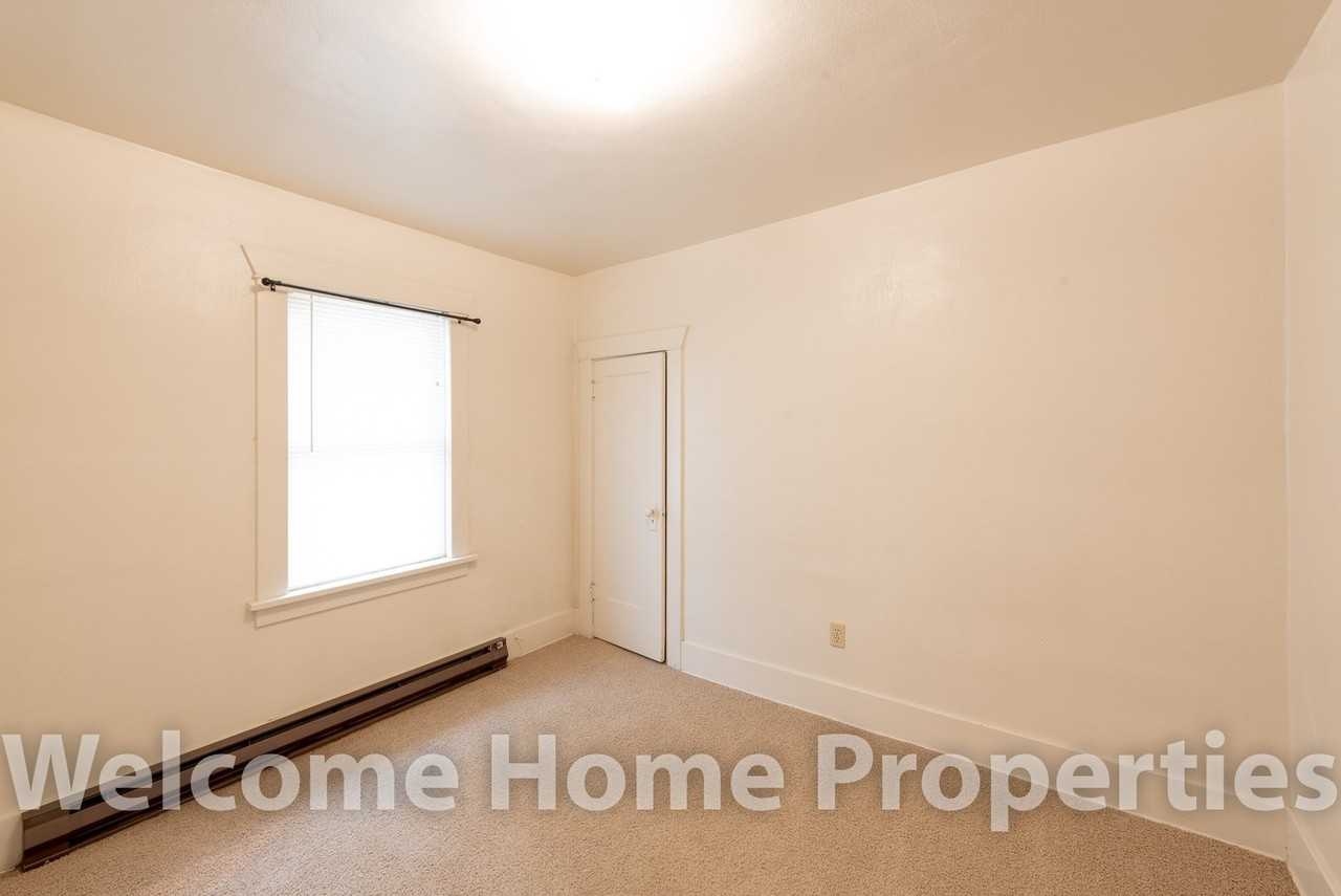 128 Se 2nd St - Photo 6 of 15