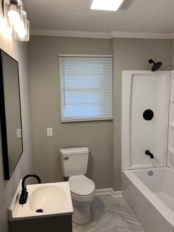 68 Clark St - Photo 5 of 11