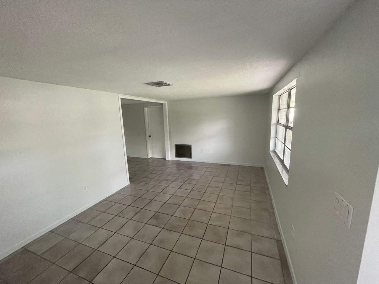 7552 Cumber Dr - Photo 7 of 34