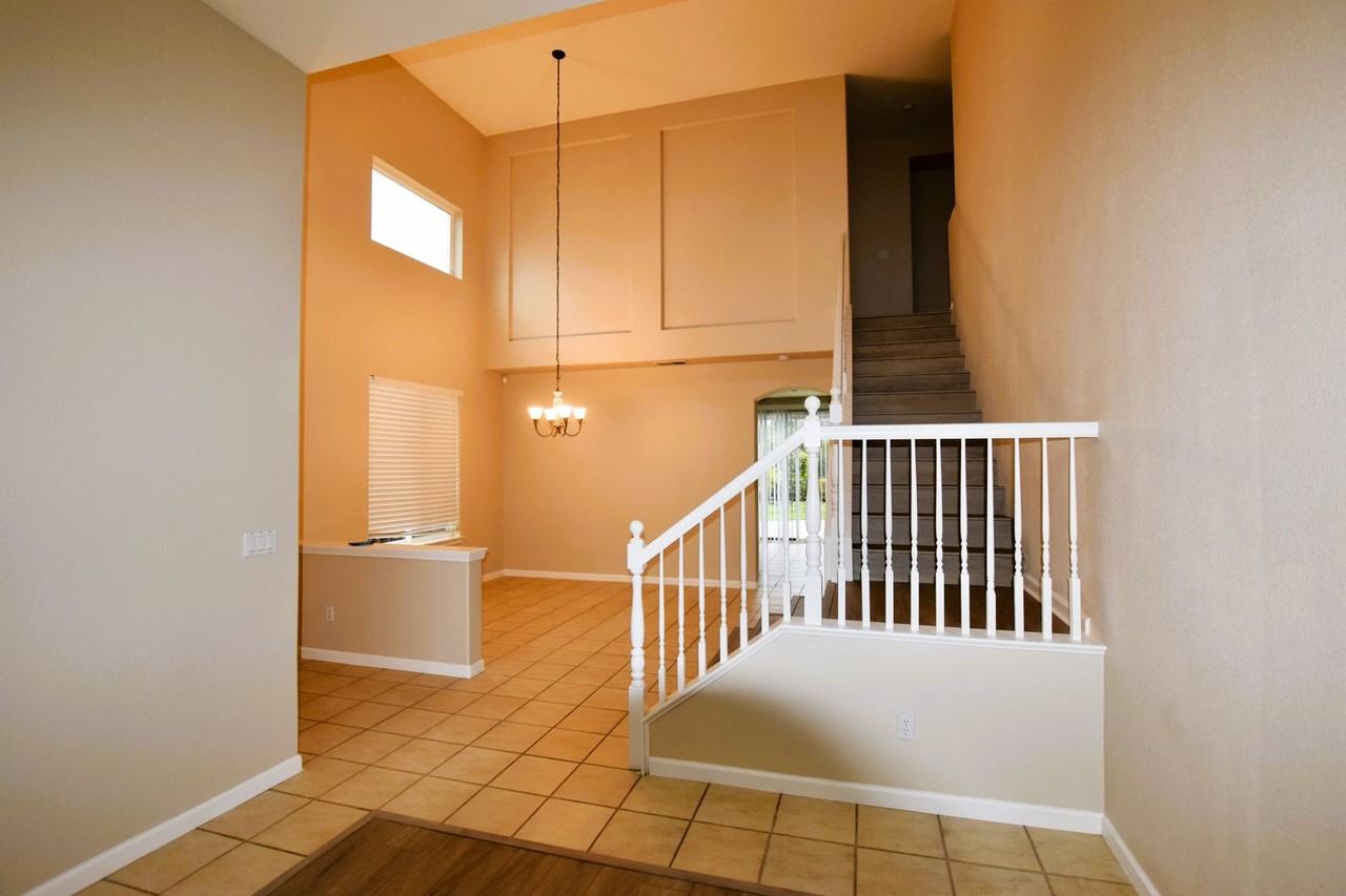 2625 Yorkshire Dr - Photo 3 of 18