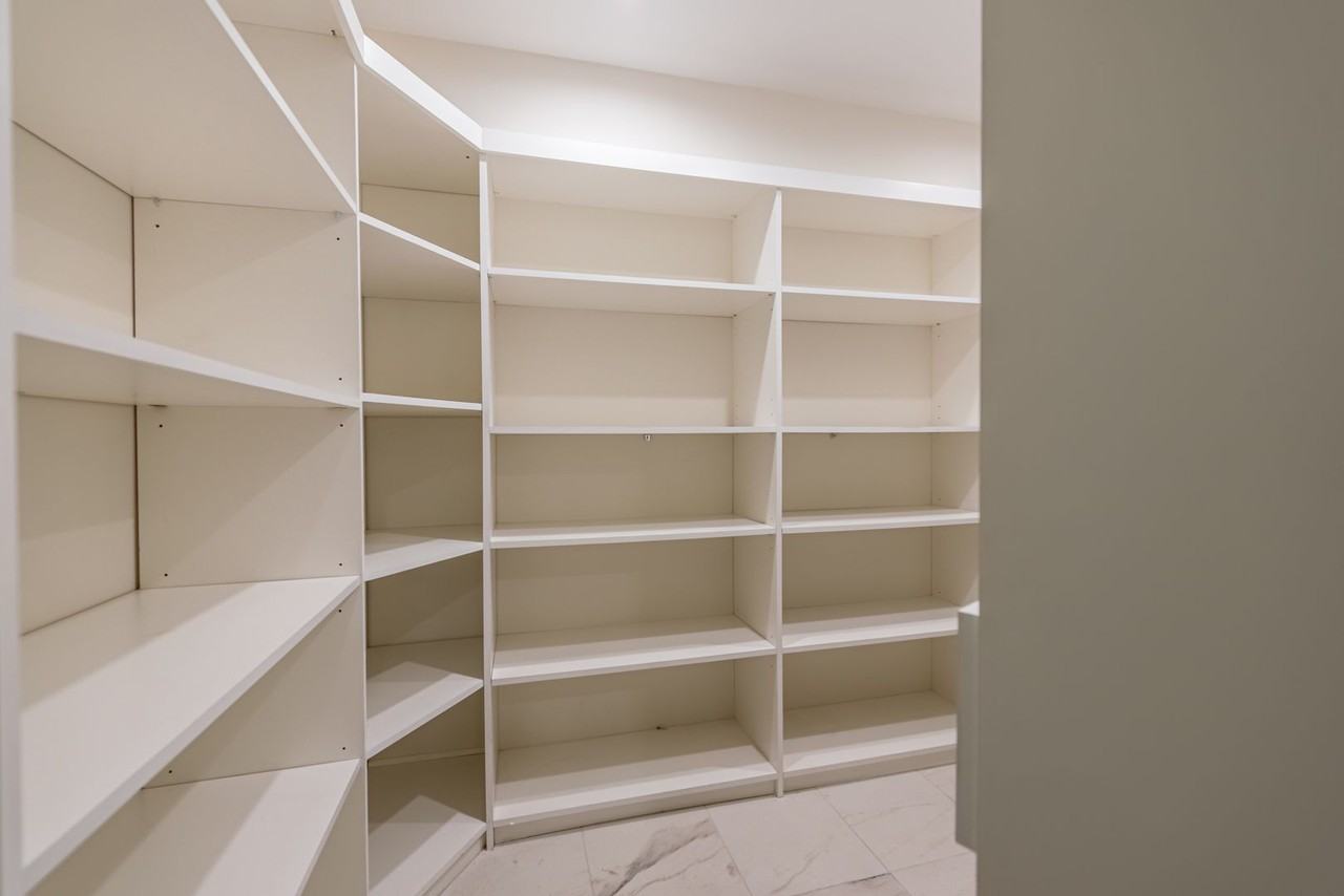 1516 N Beverly Glen Blvd - Photo 3 of 5