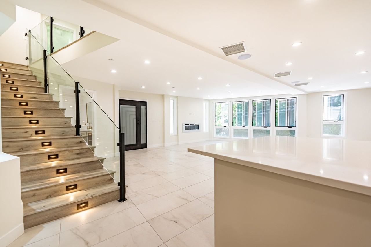 1516 N Beverly Glen Blvd - Photo 4 of 5