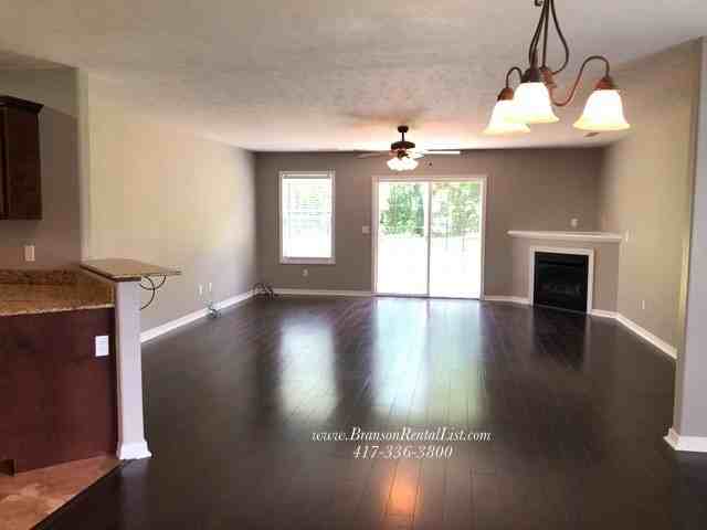 370 Southwoods Way - Photo 3 of 37