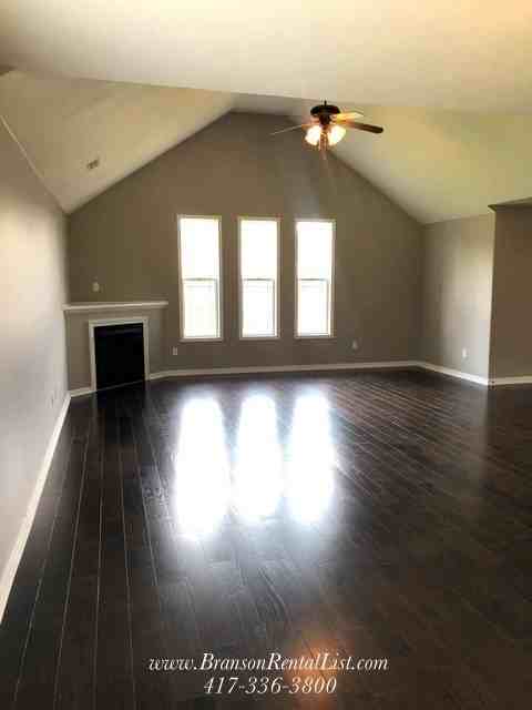 370 Southwoods Way - Photo 5 of 37