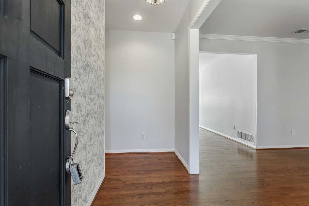 6926 Colfax Dr - Photo 2 of 30