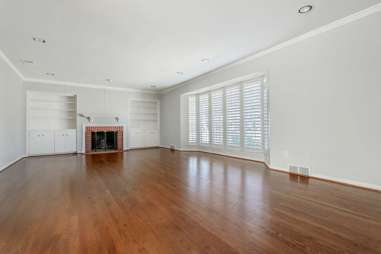 6926 Colfax Dr - Photo 3 of 30