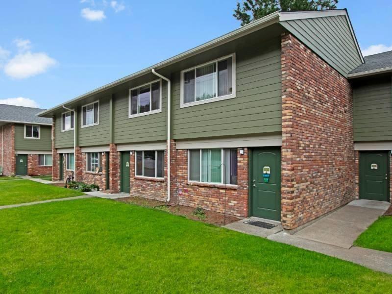 135 East Anton Avenue - Photo 3 of 27