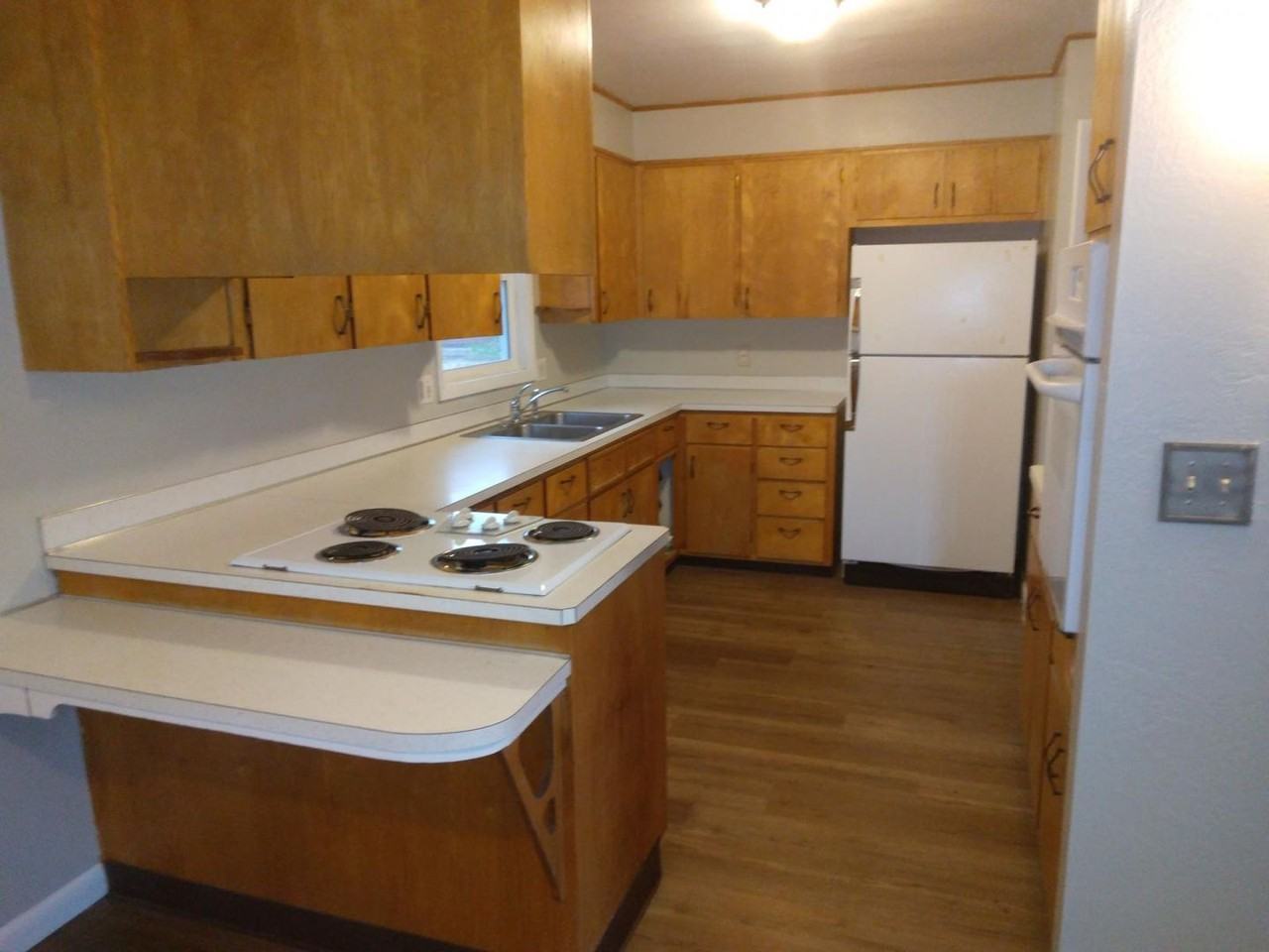 1001 Hillcrest Dr - Photo 3 of 20