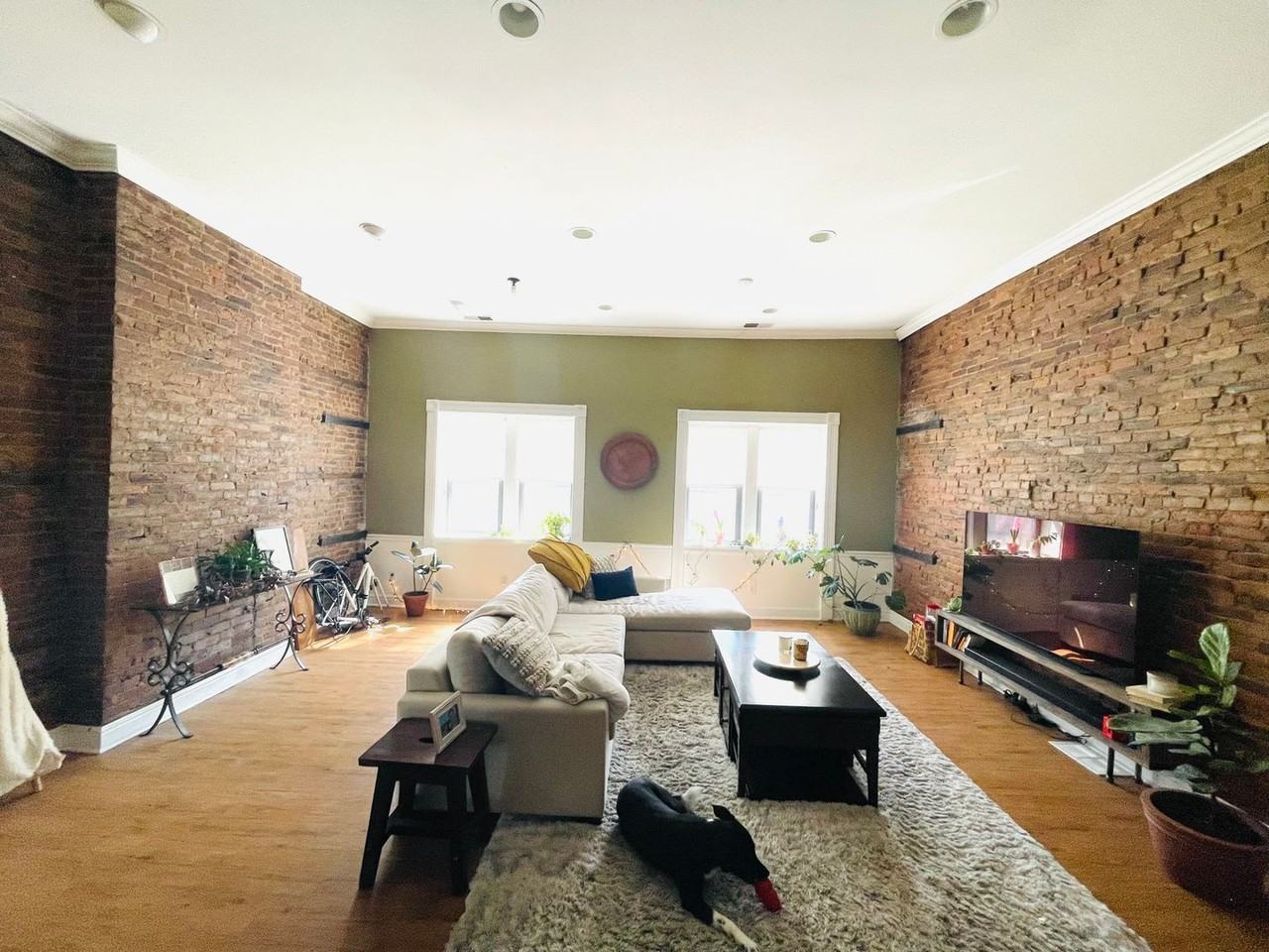 4405 Butler St - Photo 2 of 24